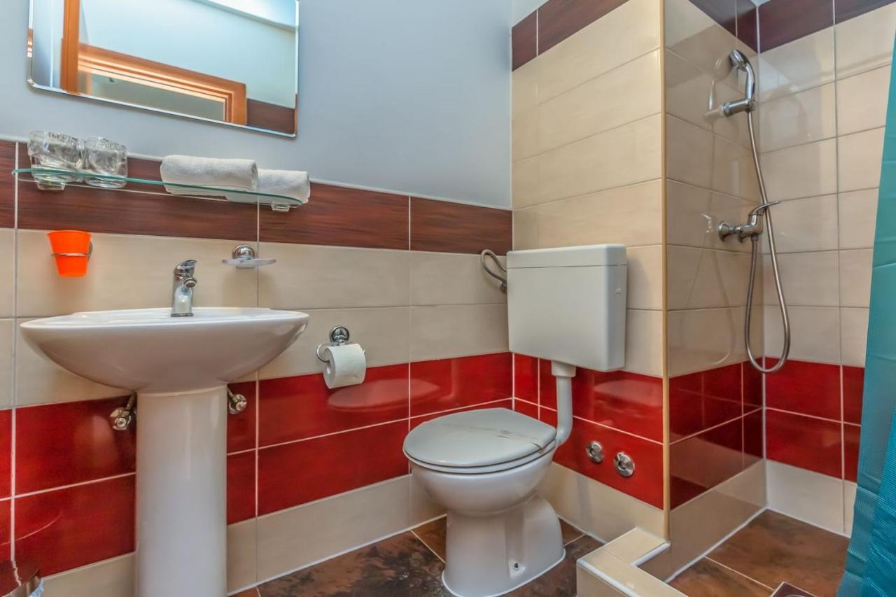 Motel Ljetni Raj Baška Voda Esterno foto