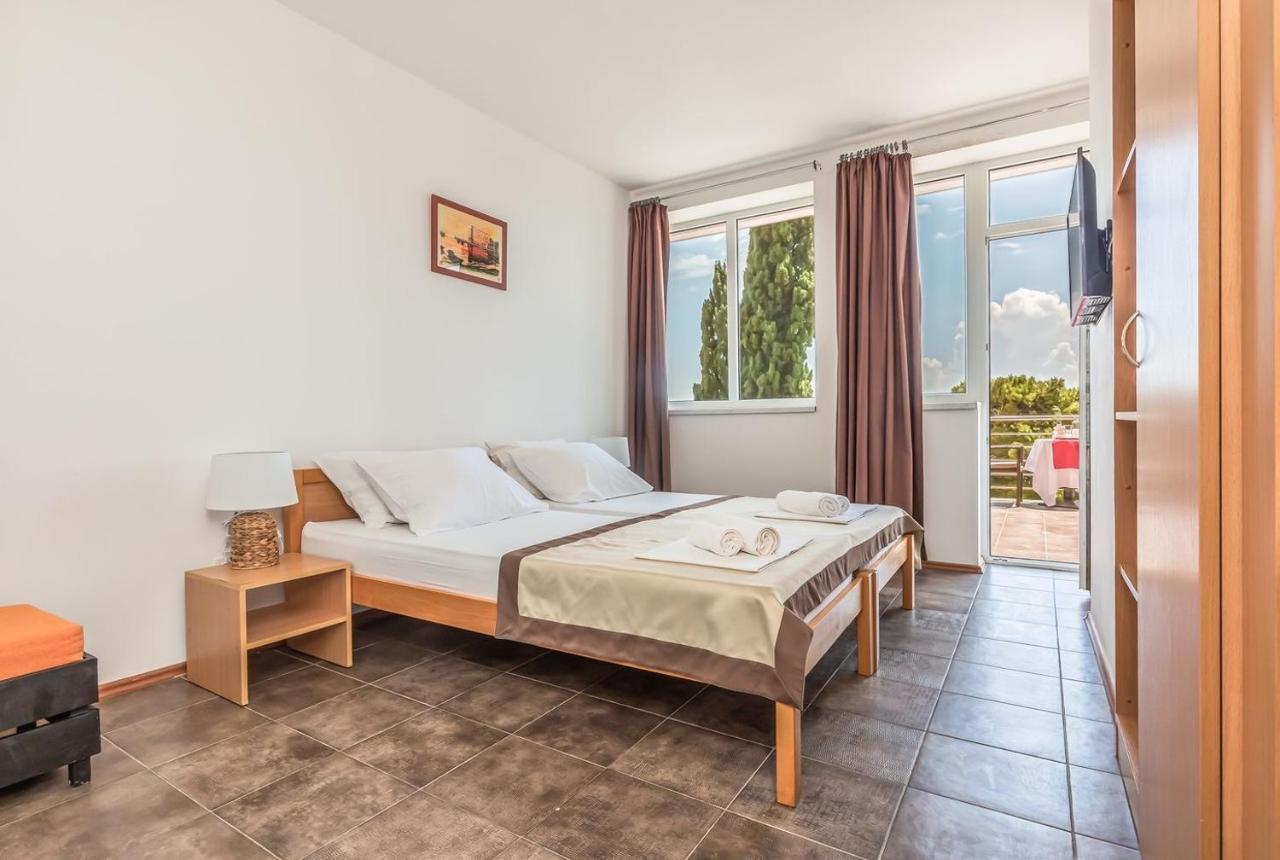 Motel Ljetni Raj Baška Voda Esterno foto