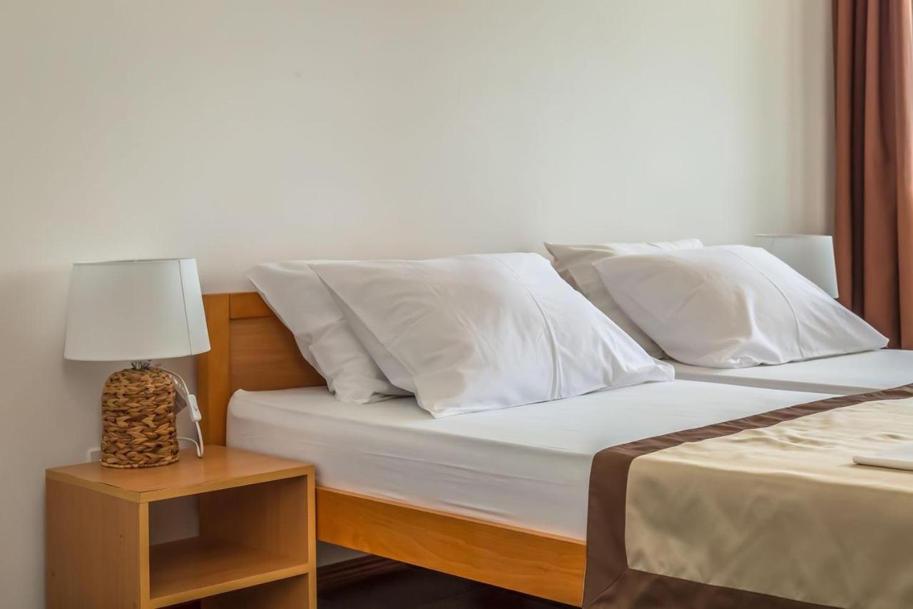 Motel Ljetni Raj Baška Voda Esterno foto